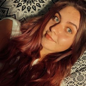 Meet your Posher, Olivia